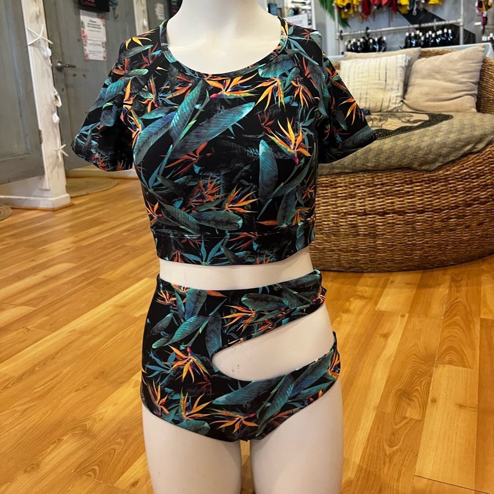 Surf bikini, NWT paradise, small